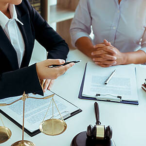 Lawyers counseling client