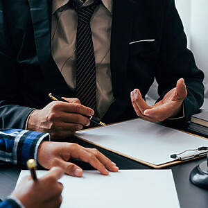 Lawyer providing advice